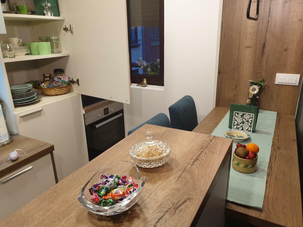 Lux Apartman Cacak Luaran gambar