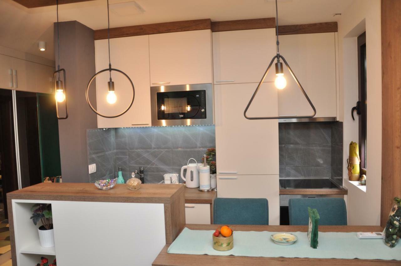 Lux Apartman Cacak Luaran gambar