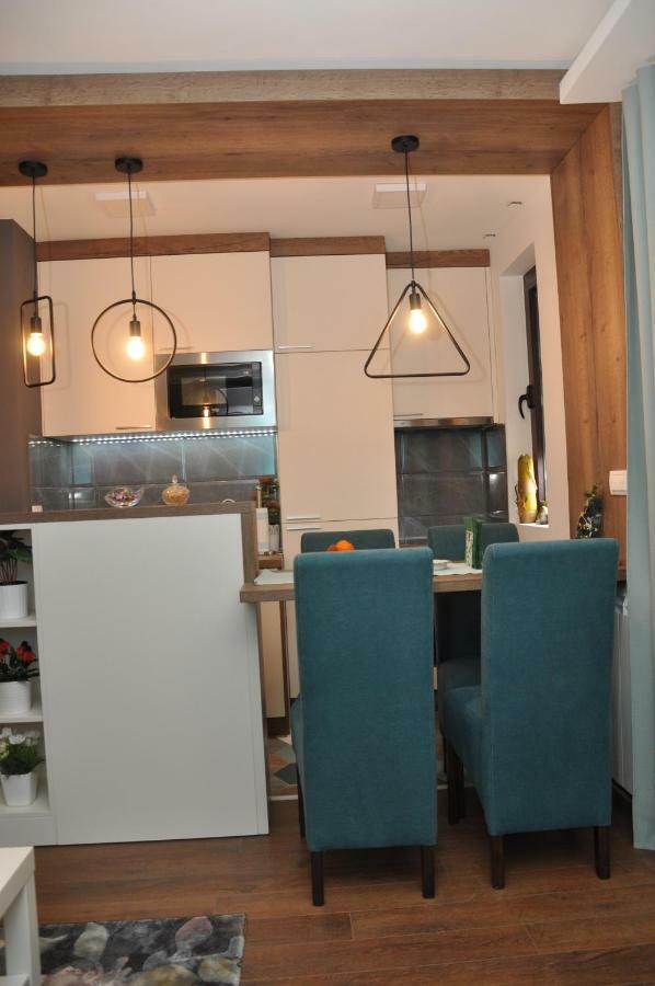 Lux Apartman Cacak Luaran gambar