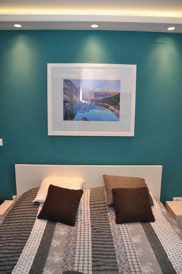 Lux Apartman Cacak Luaran gambar